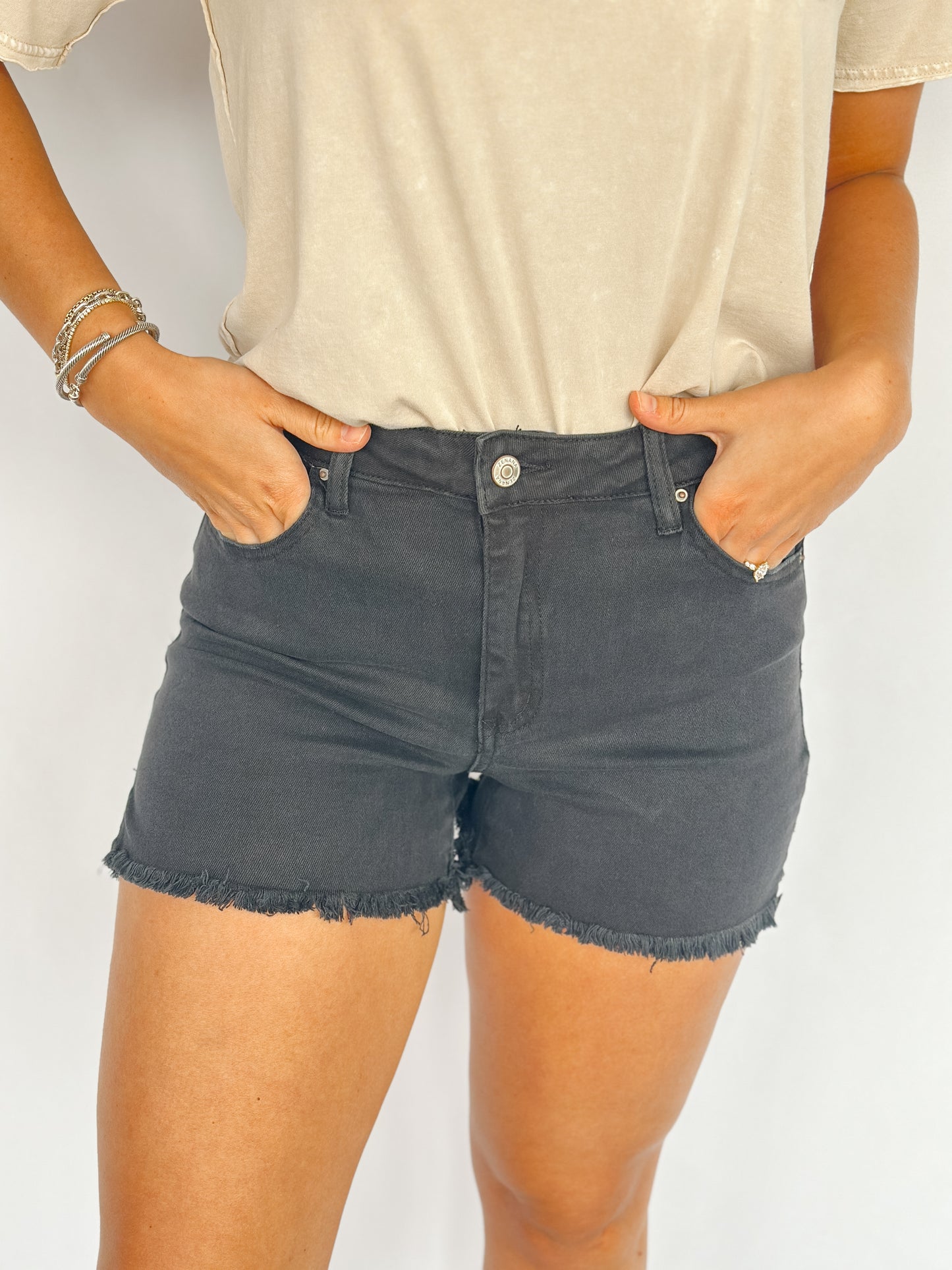 Frayed Cutoff Hem Shorts - Black