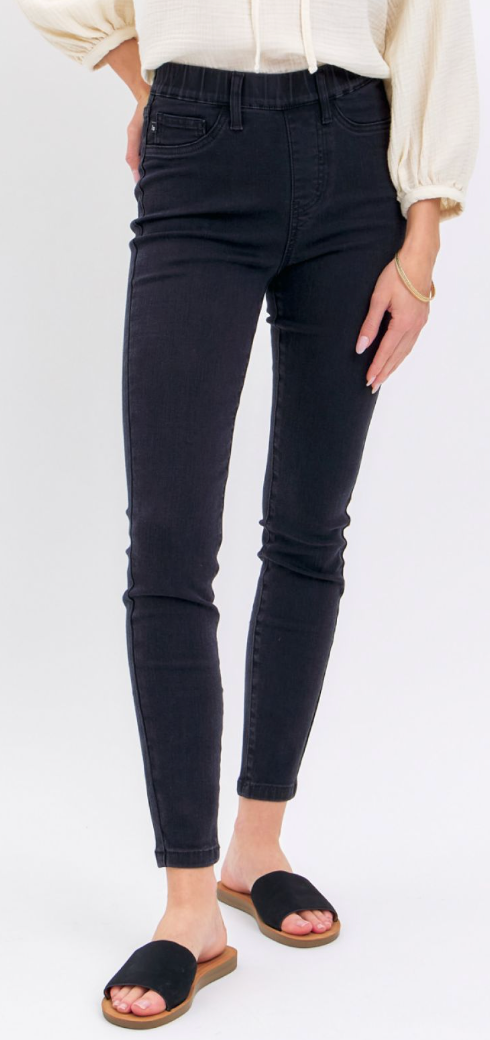 Judy Blue Pull On Skinny Jeans